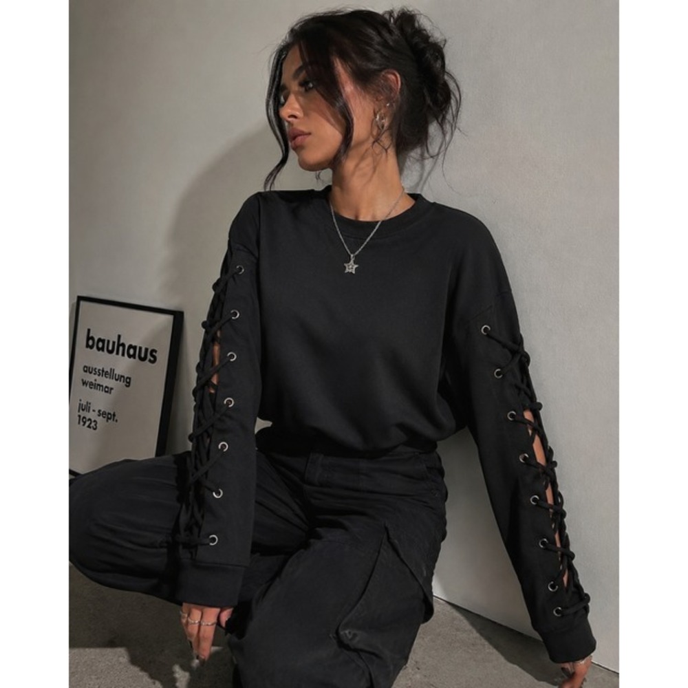 NWT $58‎ For The Republic Lace‑Up Sleeve Goth Sweatshirt Women S Black Pullover